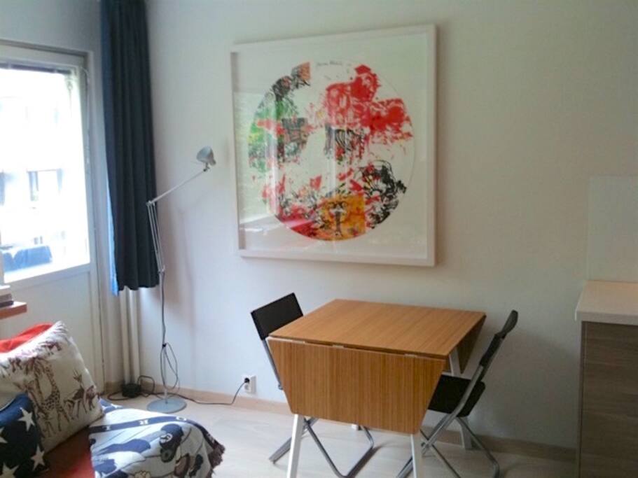 Dining table, fits up to 6 people