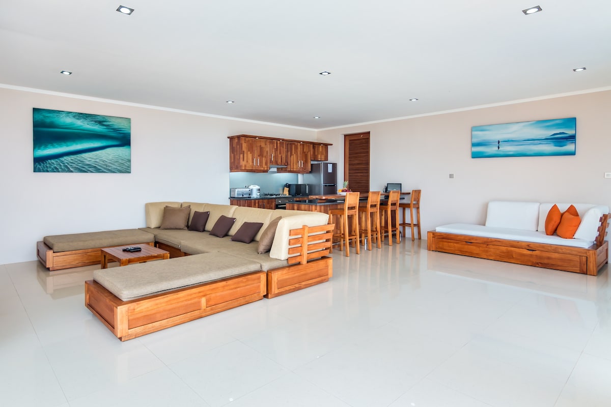 ห้องนั่งเล่นและห้องครัว