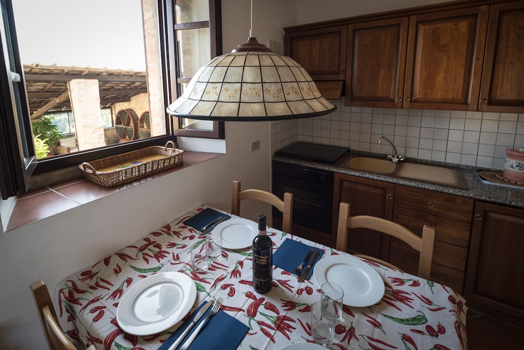 cucina e zona pranzo