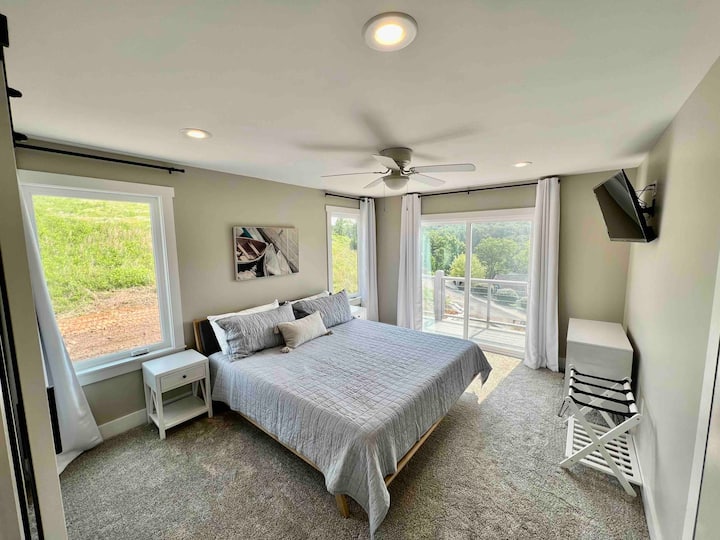 2nd primary king room with balcony