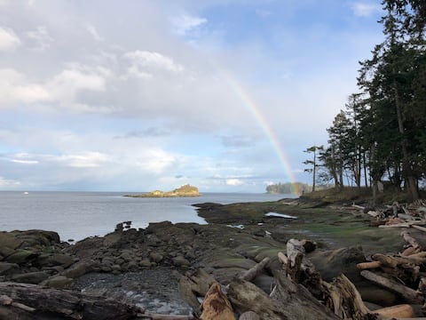 SALT Oceanfront Cottage!