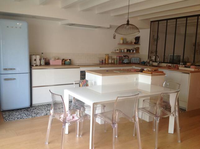 Échoppe typiquement bordelaise plein centre. gallery image 3