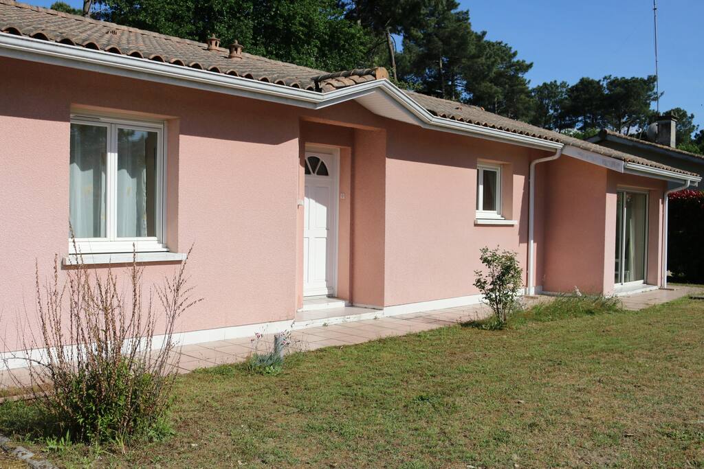 Une jolie maison de 115m2 de plain pied dans un quartier calme à 2 km du port de Gujan Mestras.