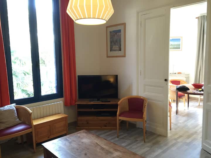 客厅，所有窗户均配有双层玻璃（隔热和隔音）