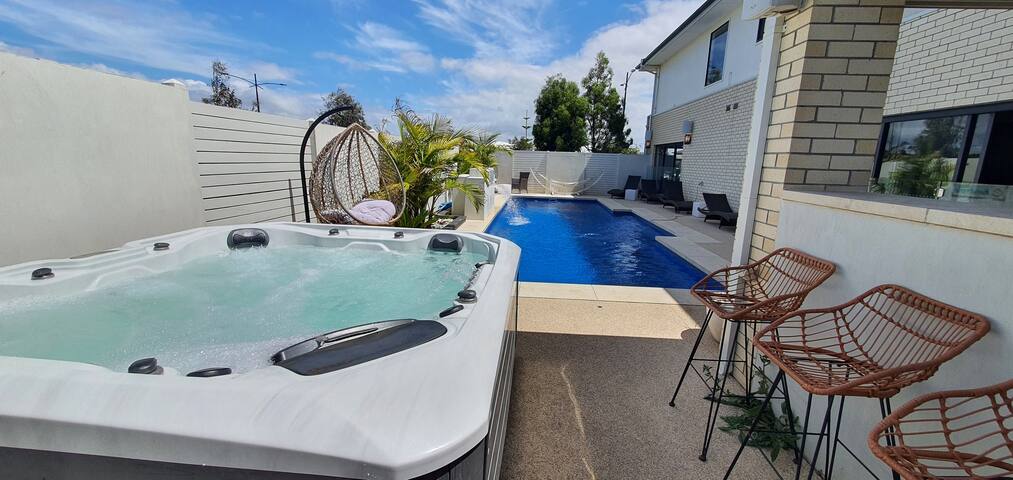 “Royal Villa” exclusive villa with private chef gallery image 4