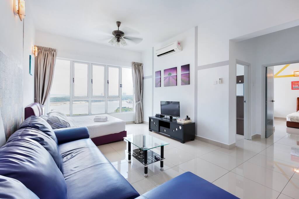 Set your stress and burden behind. Relax your body and enjoy this good moment with your loved one! - Studio Bedroom