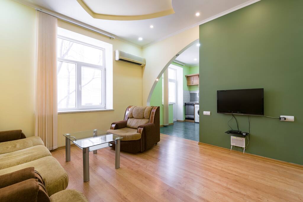 living room,cable TV, high speed Wi-Fi.