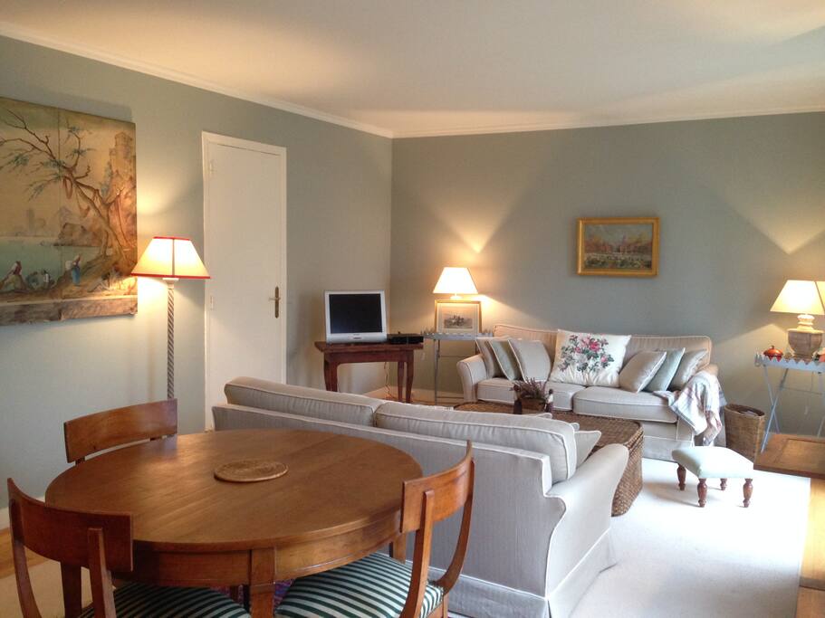 Salon lumineux /
Sunny Living Room