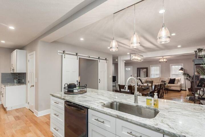 Columbus Corner Castle gallery image 5