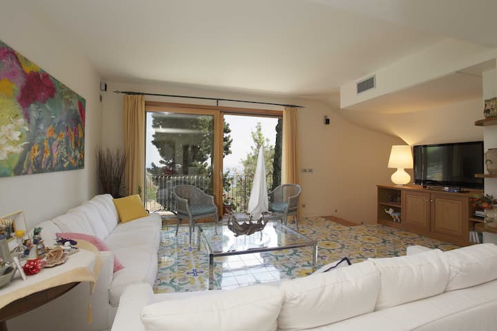 Home Holiday - Taormina