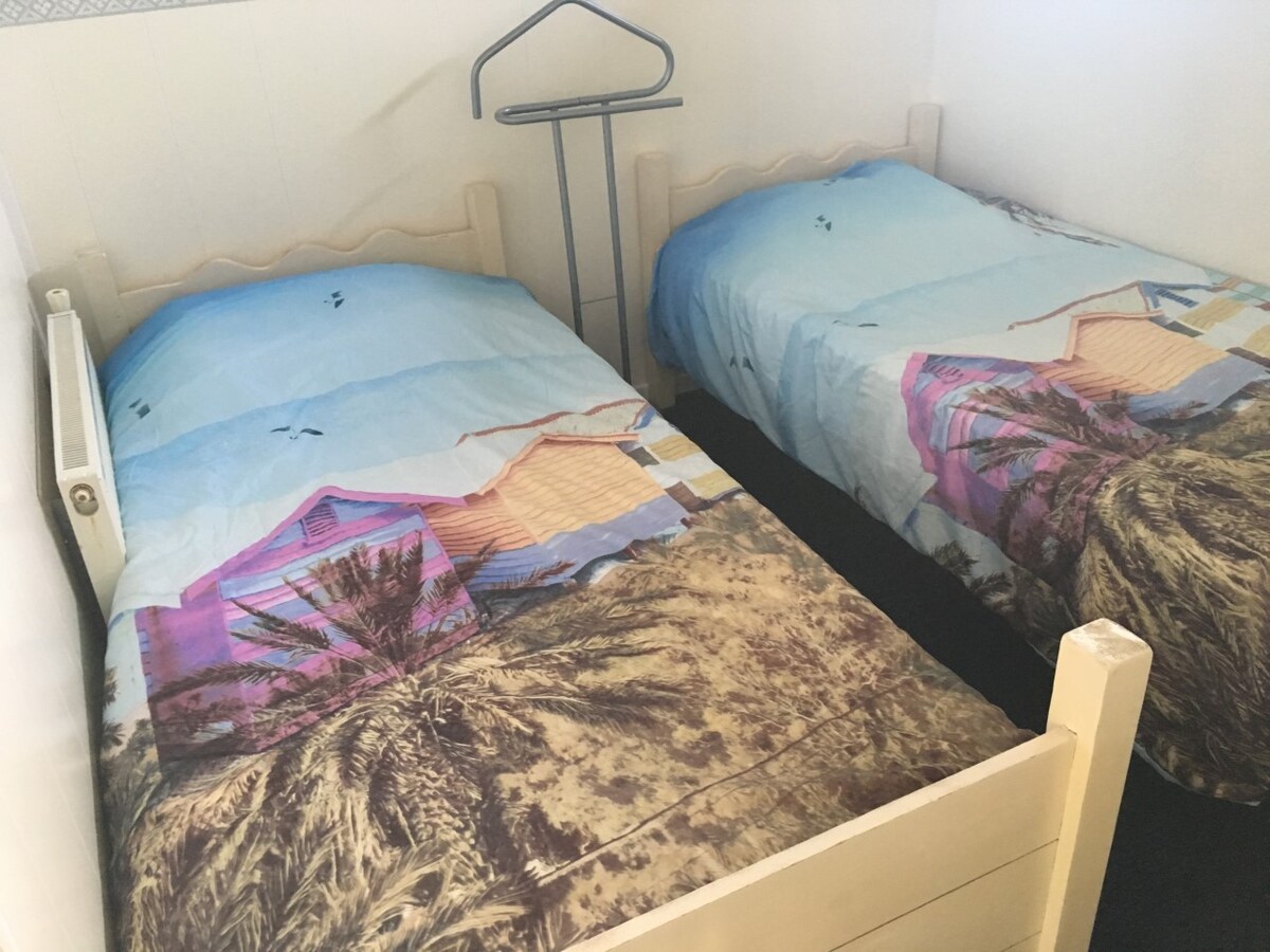 Детската спална соба, исто така, може да се постави како кревет на спрат