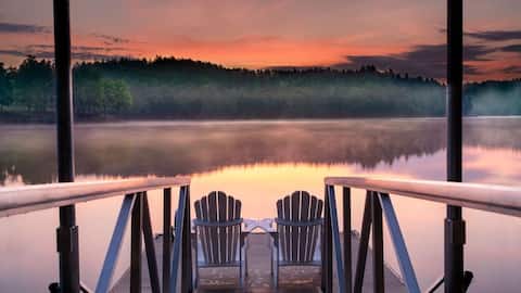 Lake James Deep Water Cove, Screen Porch & Kayaks!