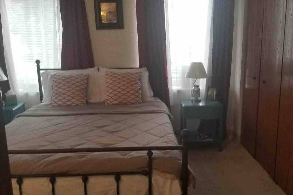 Queen size bed