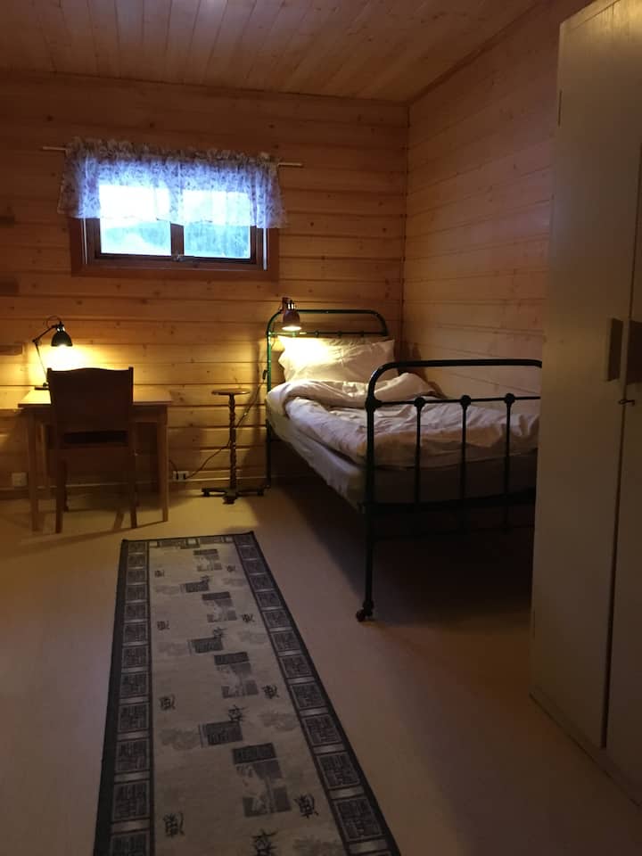 Dhomë gjumi poshtë 