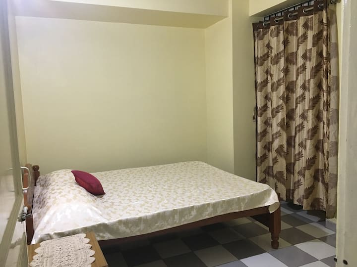 3. hálószoba teljes méretű ággyal.