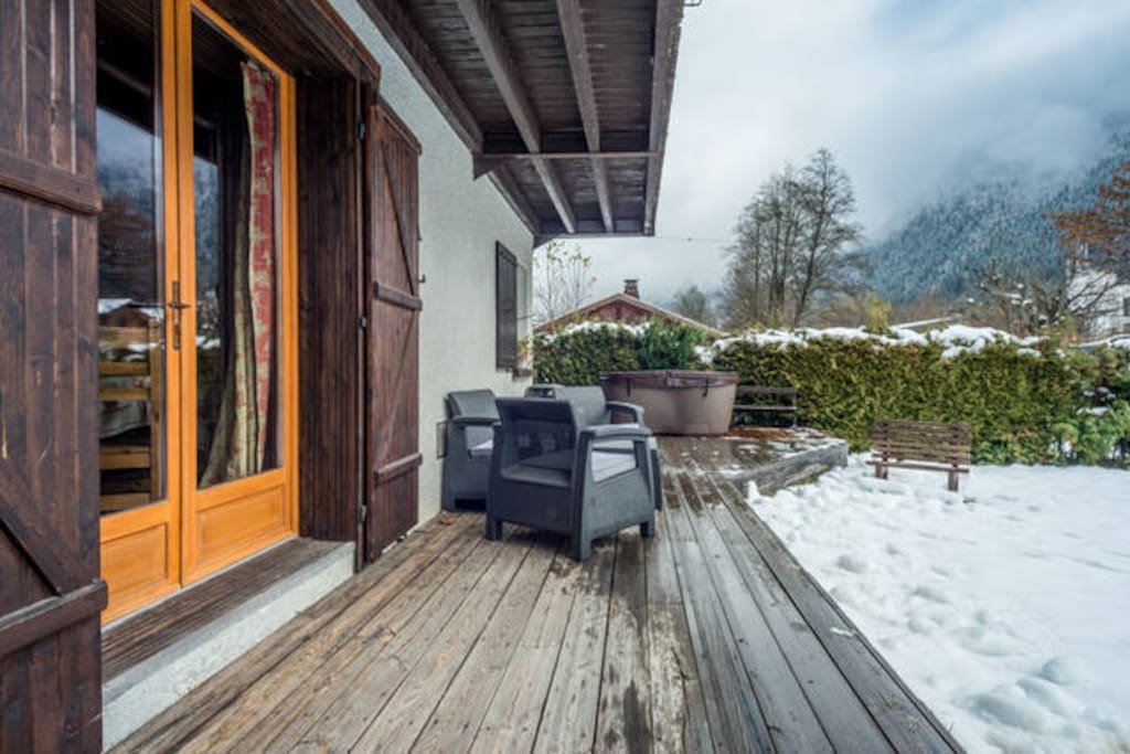 TERRASSE & JACUZZI