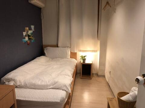 Hostel Seoul C - Single Room with a bathroom