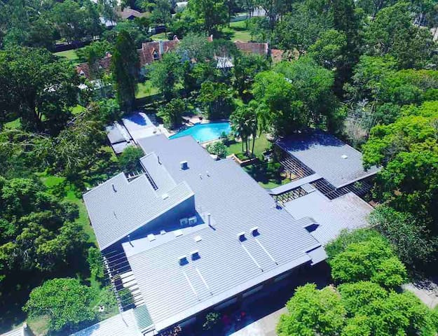 9 Bedrooms | 2 Dwellings | Pool | Spa | Acreage gallery image 2