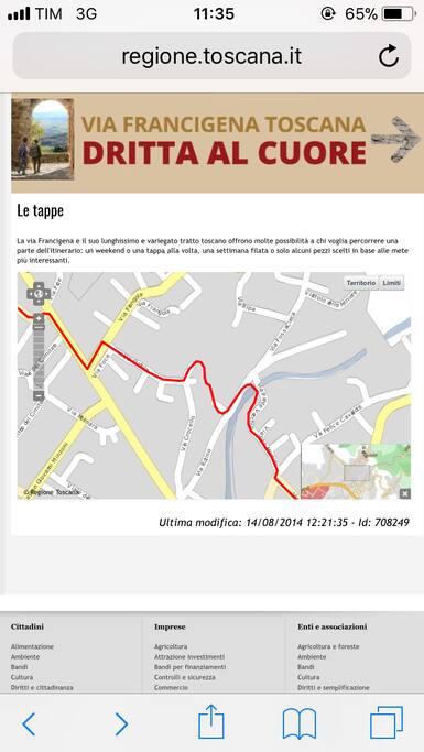 Siamo nella via francigena tratto avenza/pietrasanta ai piedi dei vigneti