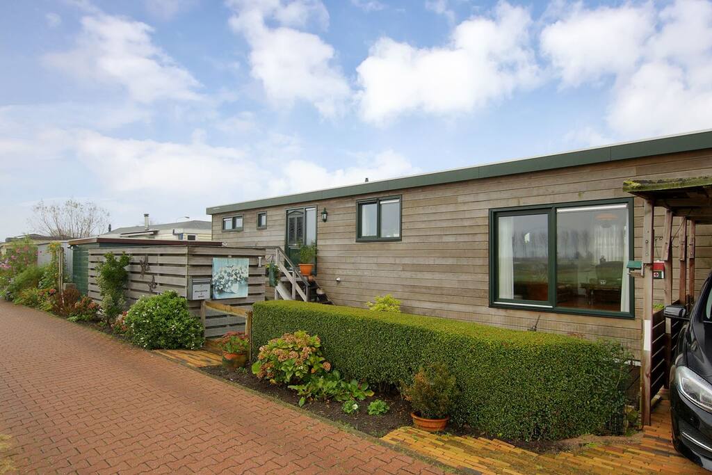 Our fantastic houseboat! :)