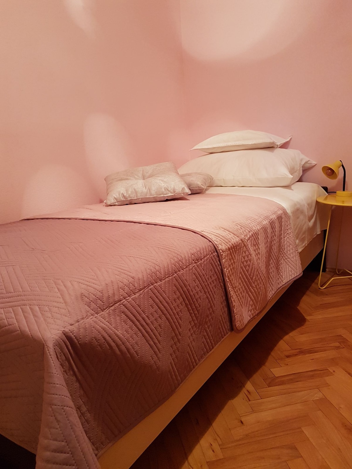 חדר שינה קטן