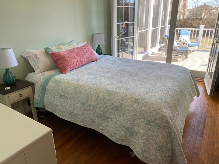 Dormitorio 2, puertas francesas a la terraza. 