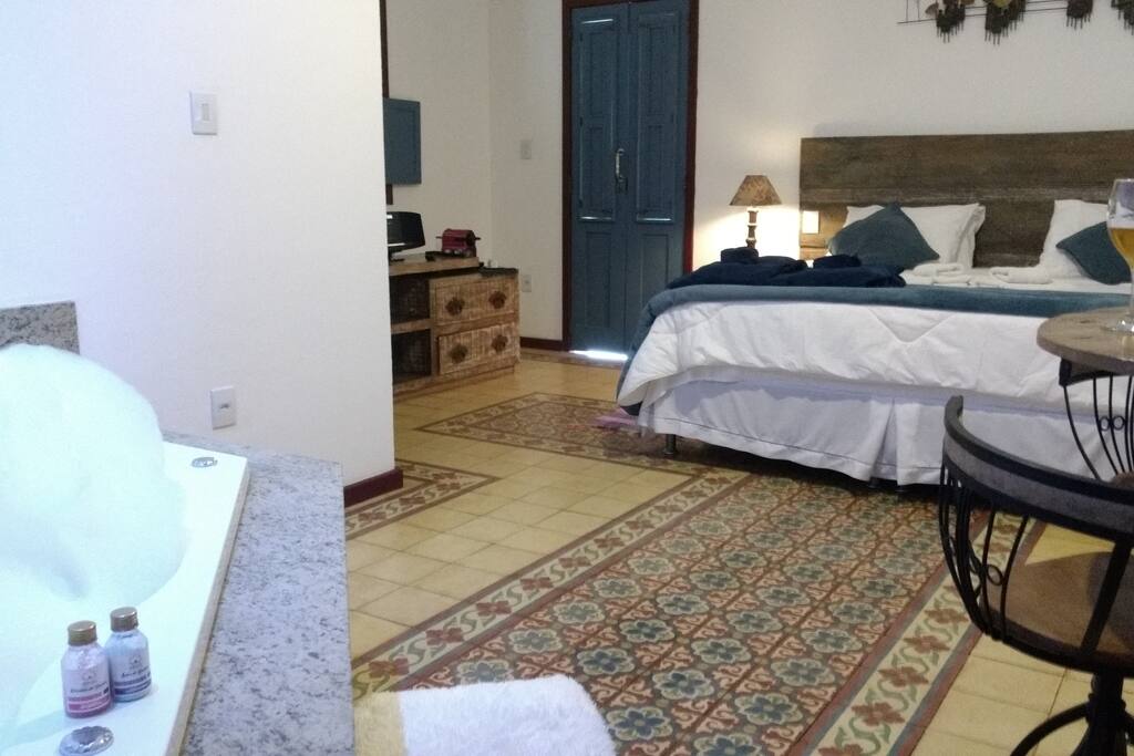 Espaço amplo cama king Size