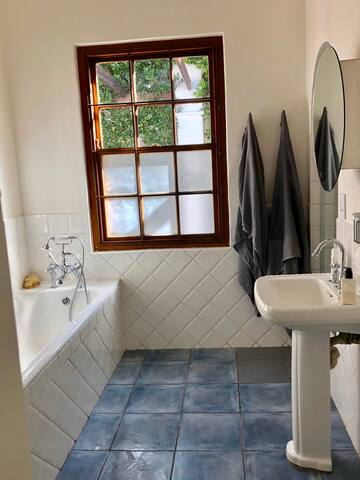 Camps Bay, Cape Dutch Beach House gallery image 4