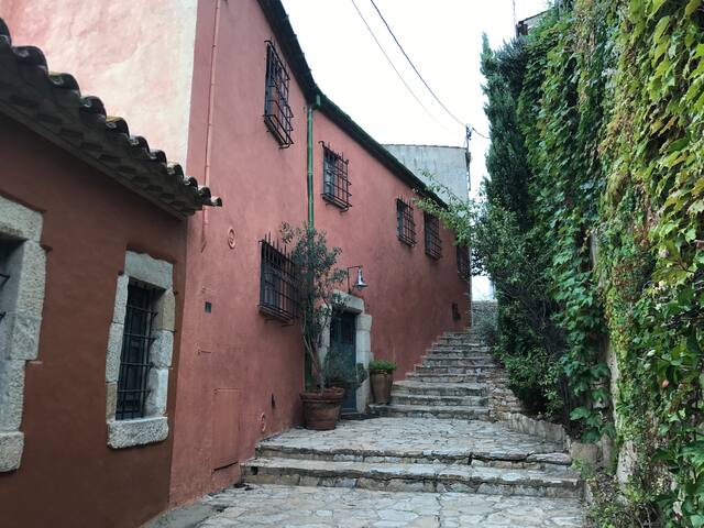 Beautiful old country house in catalan village gallery image 2