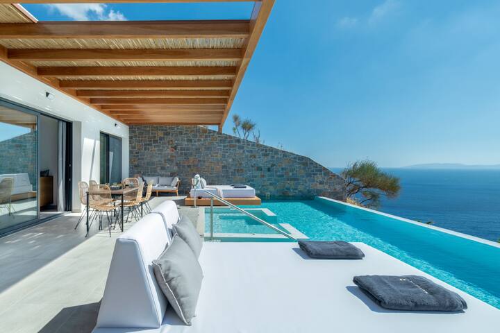 Villa Regina, Stunning sea views & infinity pool! gallery image 5
