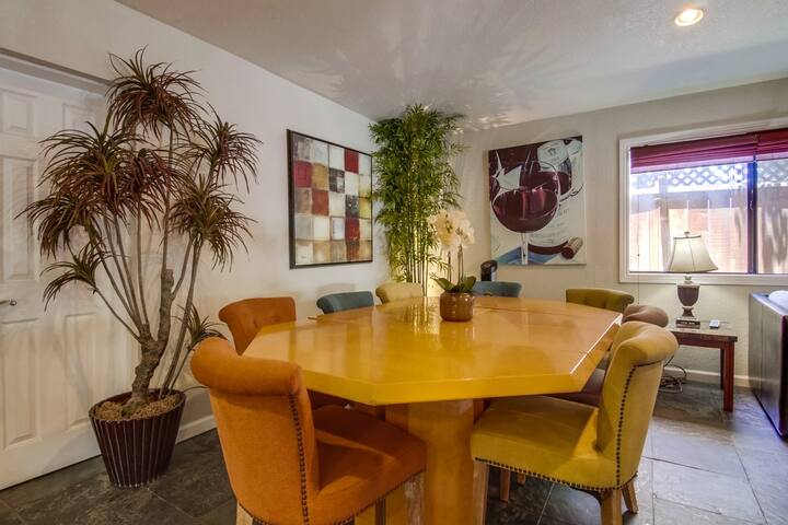 Catamaran Beach House gallery image 4