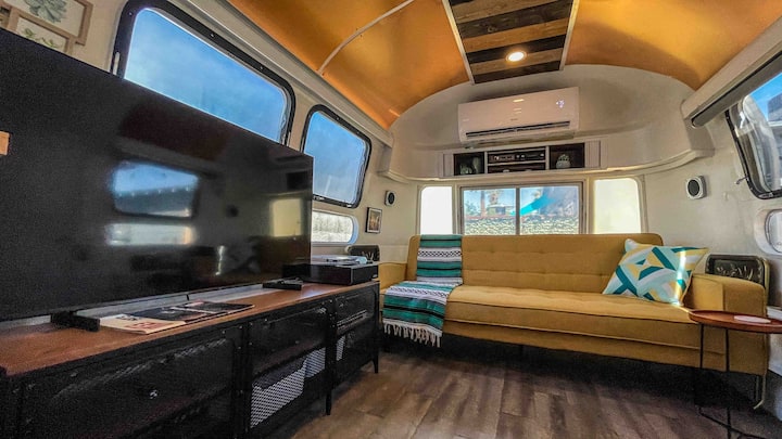 Miss Vickie · Vintage Airstream · Coronado Phx - Phoenix, AZ