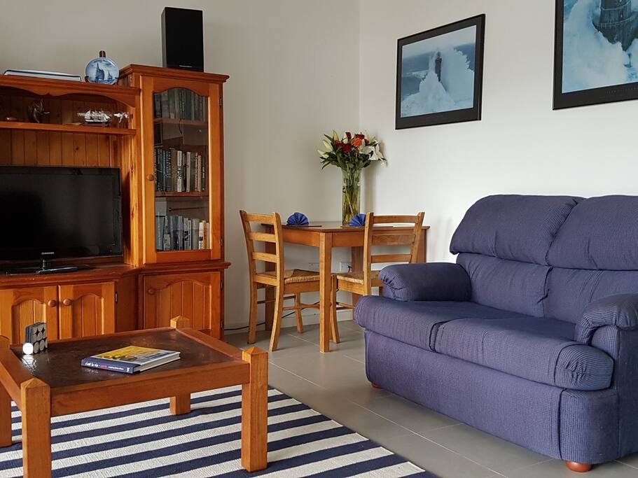 Apartment Lounge