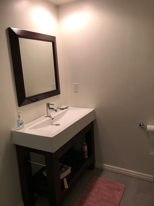 Bathroom vanity