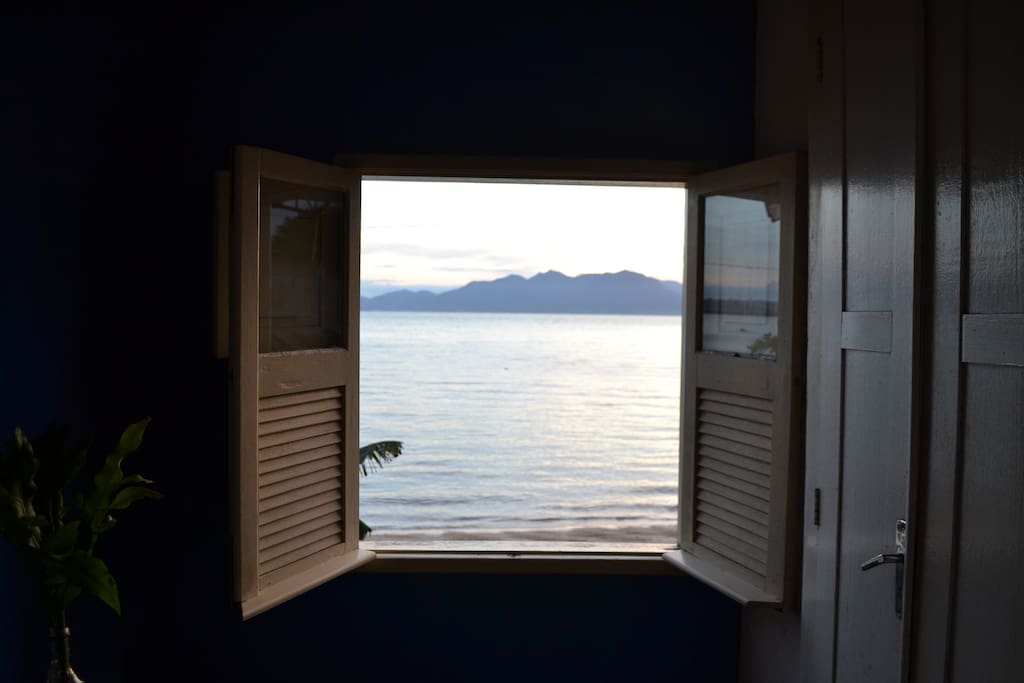 Esta é a vista do seu quarto! This is the view from room!