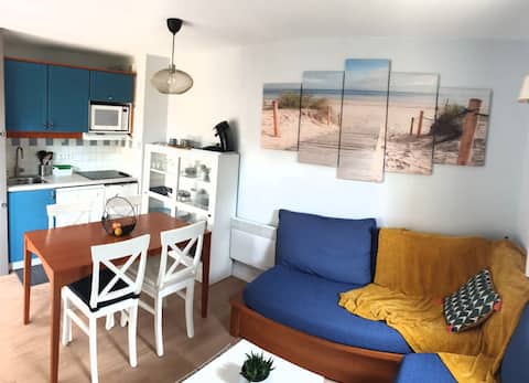 Successful Airbnb property: Beautiful apartment near the ocean and lake, 1–4 people in Carcans