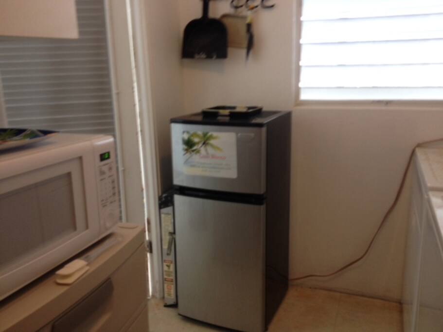 Mini-kitchen/laundry