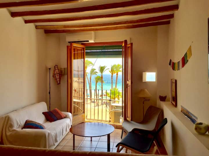 Estudio frente al Mar .