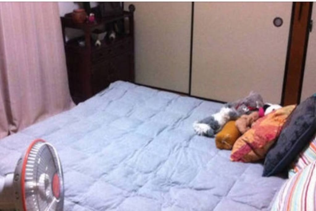 Queen bedroom