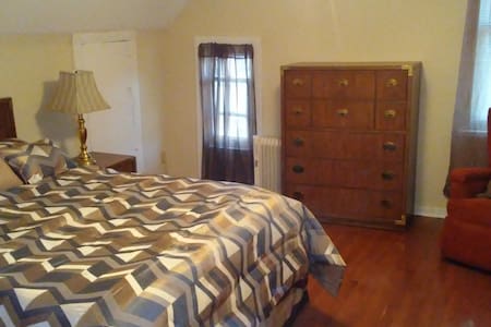 Belle Morris Apt 2bed/2bath sleeps 6 NO PET FEES!