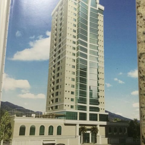 Ótima suite, c/banheiro privativo Edificio Munique