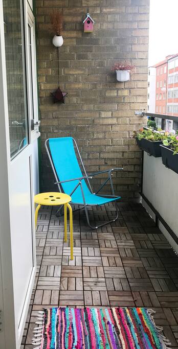 Cozy balcony, plenty of sun after noon