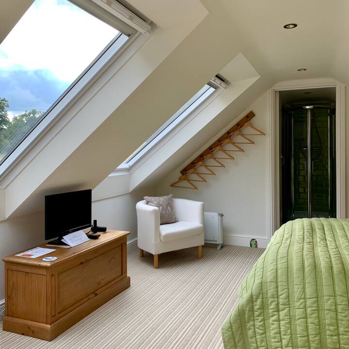 The Deer room; a Cosy Hide, in Burley, New Forest