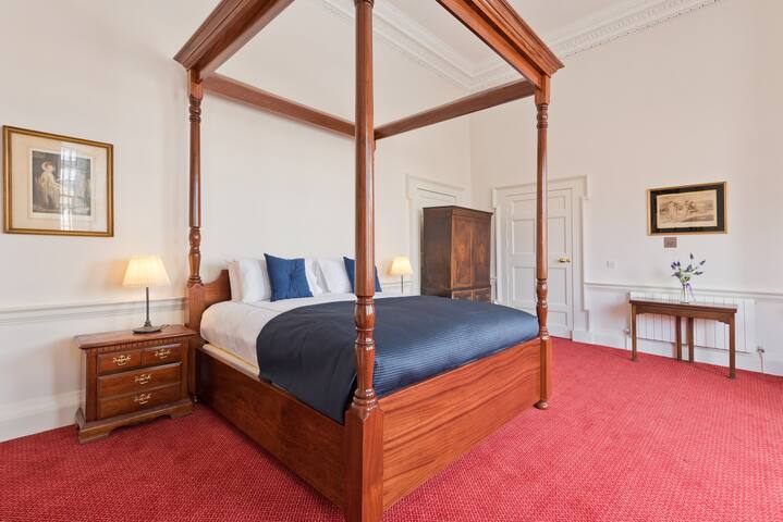 The Wynne Suite-Historic City Centre Apartment gallery image 2