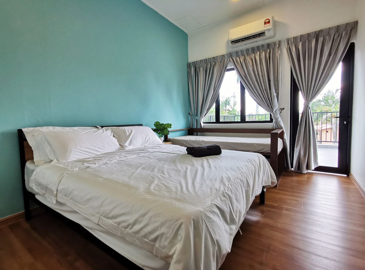 Interior de la habitación 4: 1 cama tamaño queen y 1 cama individual