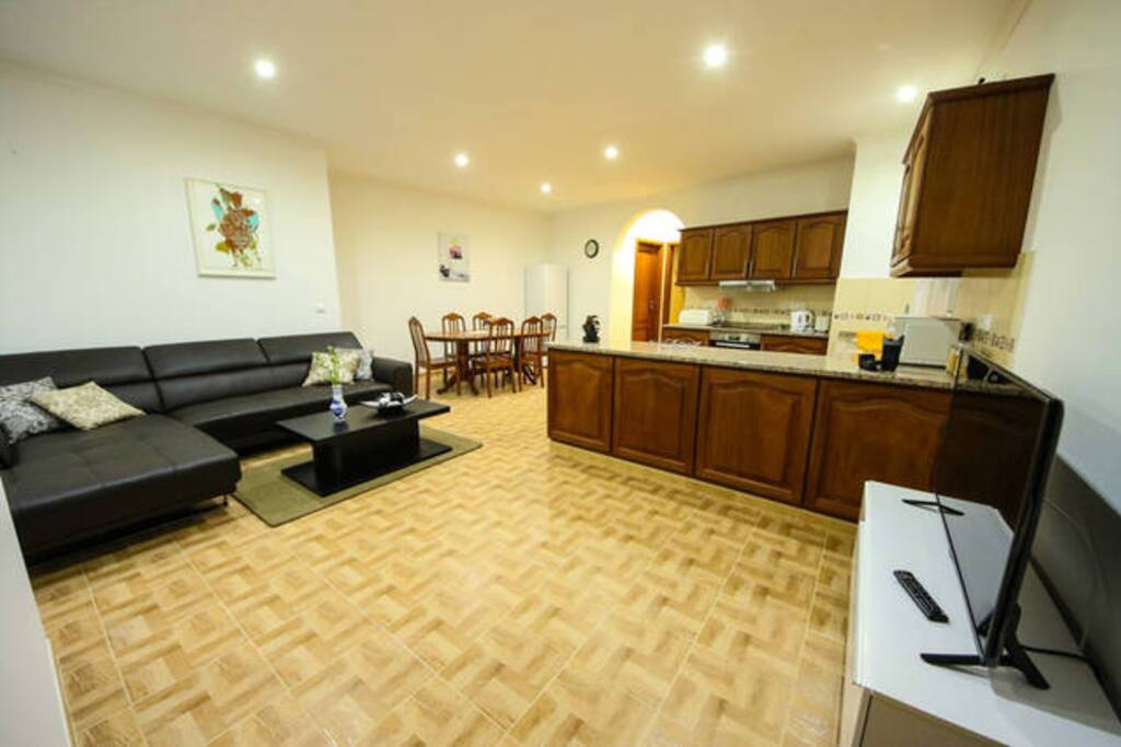 Open space with kitchen, living room and dinning place. Wireless Internet and cable TV.