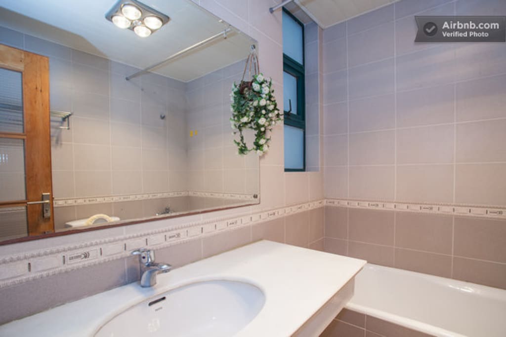 Super nice n clean Bathroom