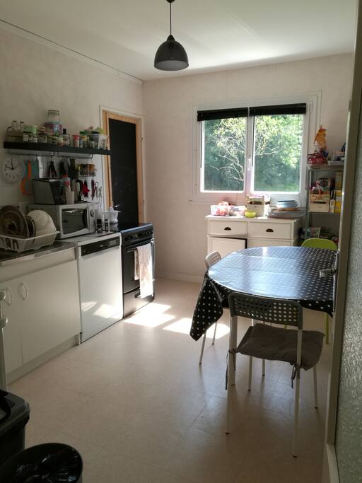 Cuisine indépendante avec buanderie