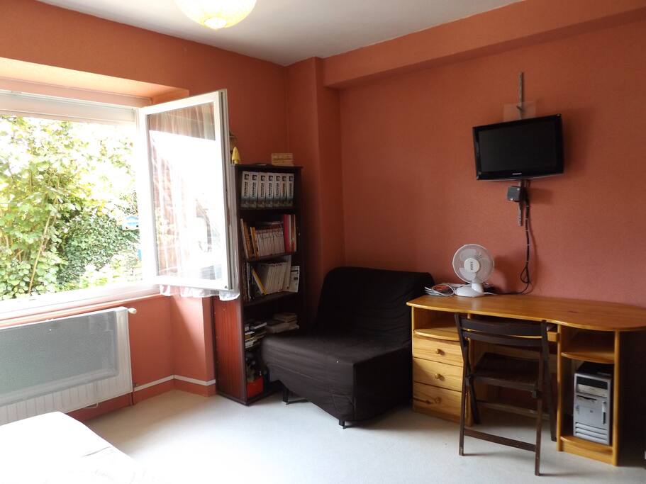 Coin travail de la chambre.