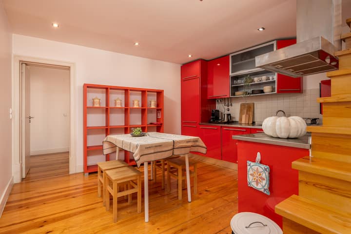 Workspace evidence from Comfort, Air Conditioning, Up to 6 Guests